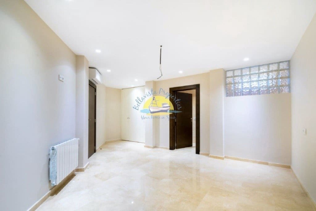 6 bedroom Villa for sale in Alfaz del Pi / L'Alfas del Pi with pool garage - € 1,600,000 (Ref: 7165913)