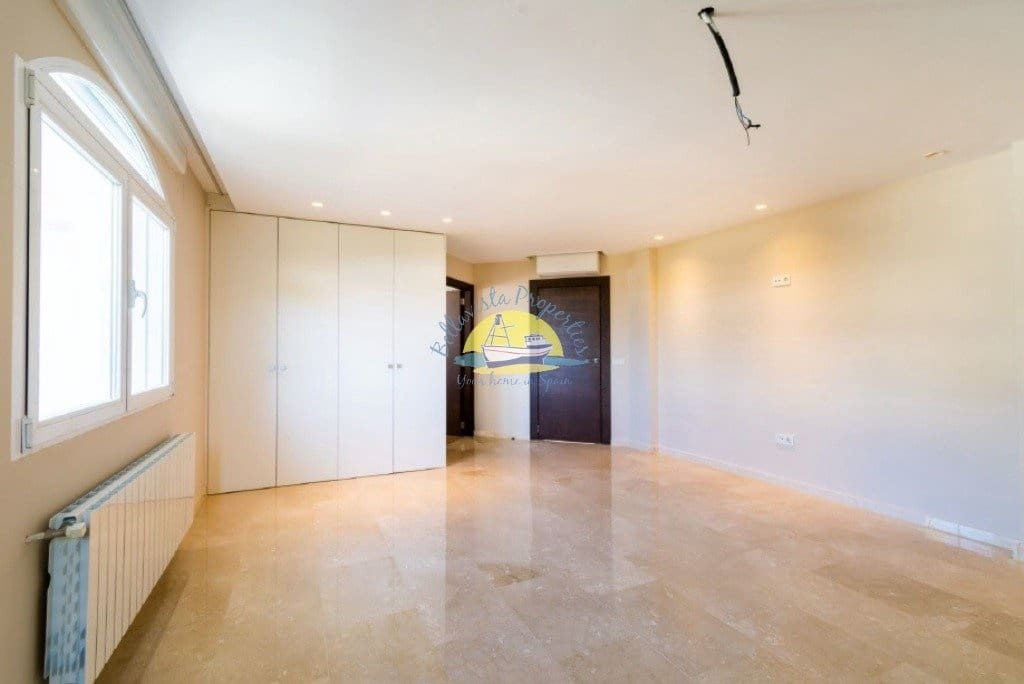 6 bedroom Villa for sale in Alfaz del Pi / L'Alfas del Pi with pool garage - € 1,600,000 (Ref: 7165913)