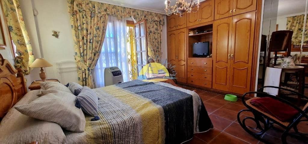 5 soveværelse Villa til salg i Alamillo med garage - € 299.999 (Ref: 7628041)