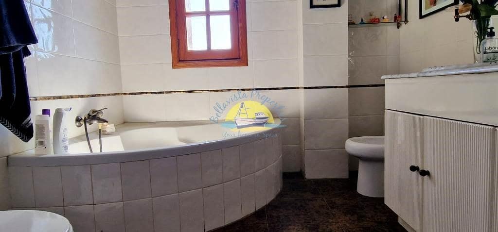 5 soveværelse Villa til salg i Alamillo med garage - € 299.999 (Ref: 7628041)