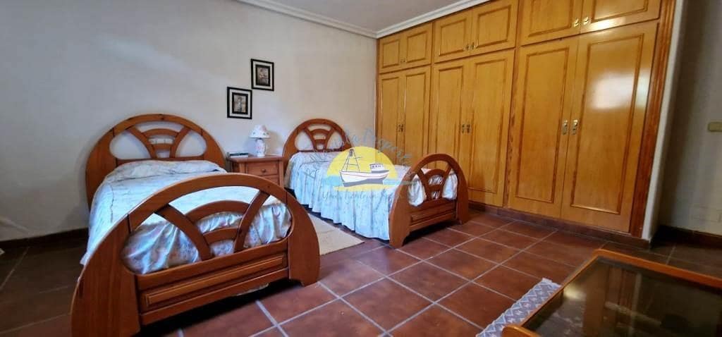 5 soveværelse Villa til salg i Alamillo med garage - € 299.999 (Ref: 7628041)