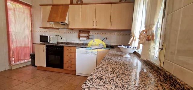 4 bedroom Villa for sale in Totana with pool - € 222,000 (Ref: 7640174)