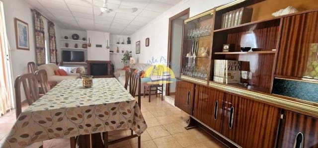 4 bedroom Villa for sale in Totana with pool - € 222,000 (Ref: 7640174)