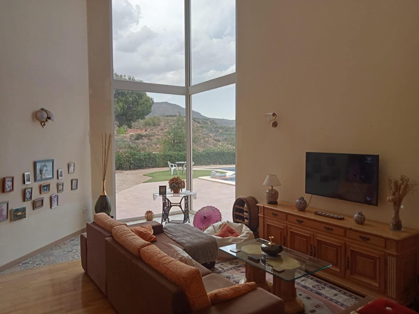 4 bedroom Villa for sale in Totana with pool - € 425,000 (Ref: 8385597)