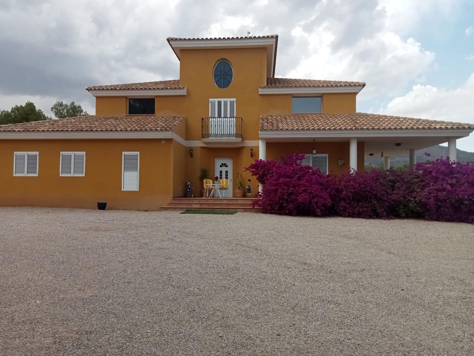 4 bedroom Villa for sale in Totana with pool - € 425,000 (Ref: 8385597)
