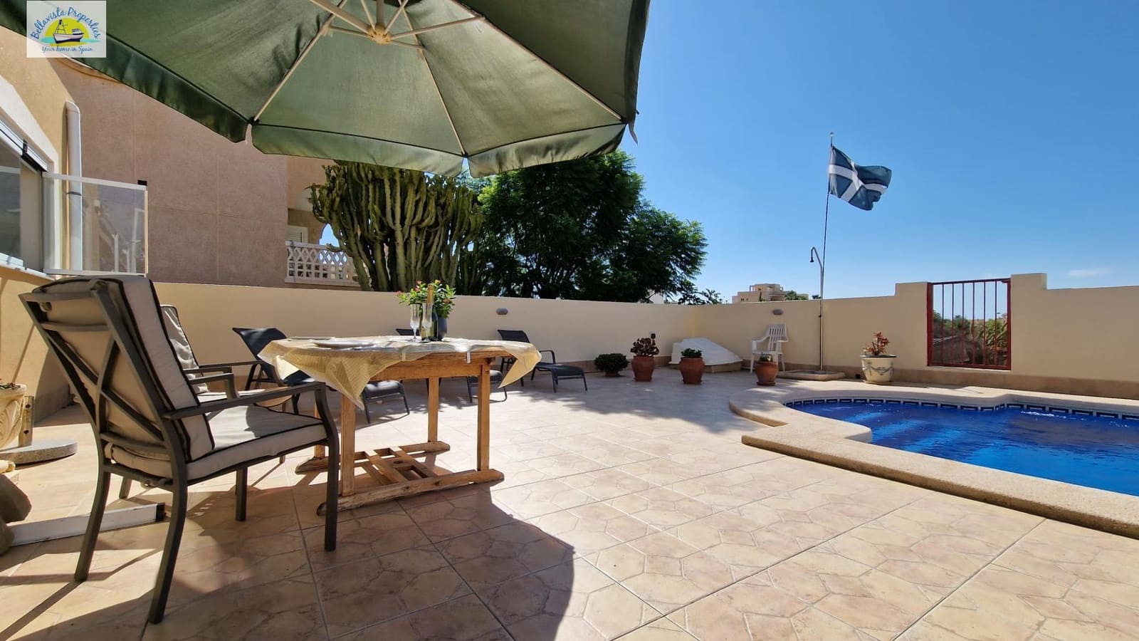 4 soveværelse Villa til salg i Alamillo med swimmingpool - € 365.000 (Ref: 8509599)