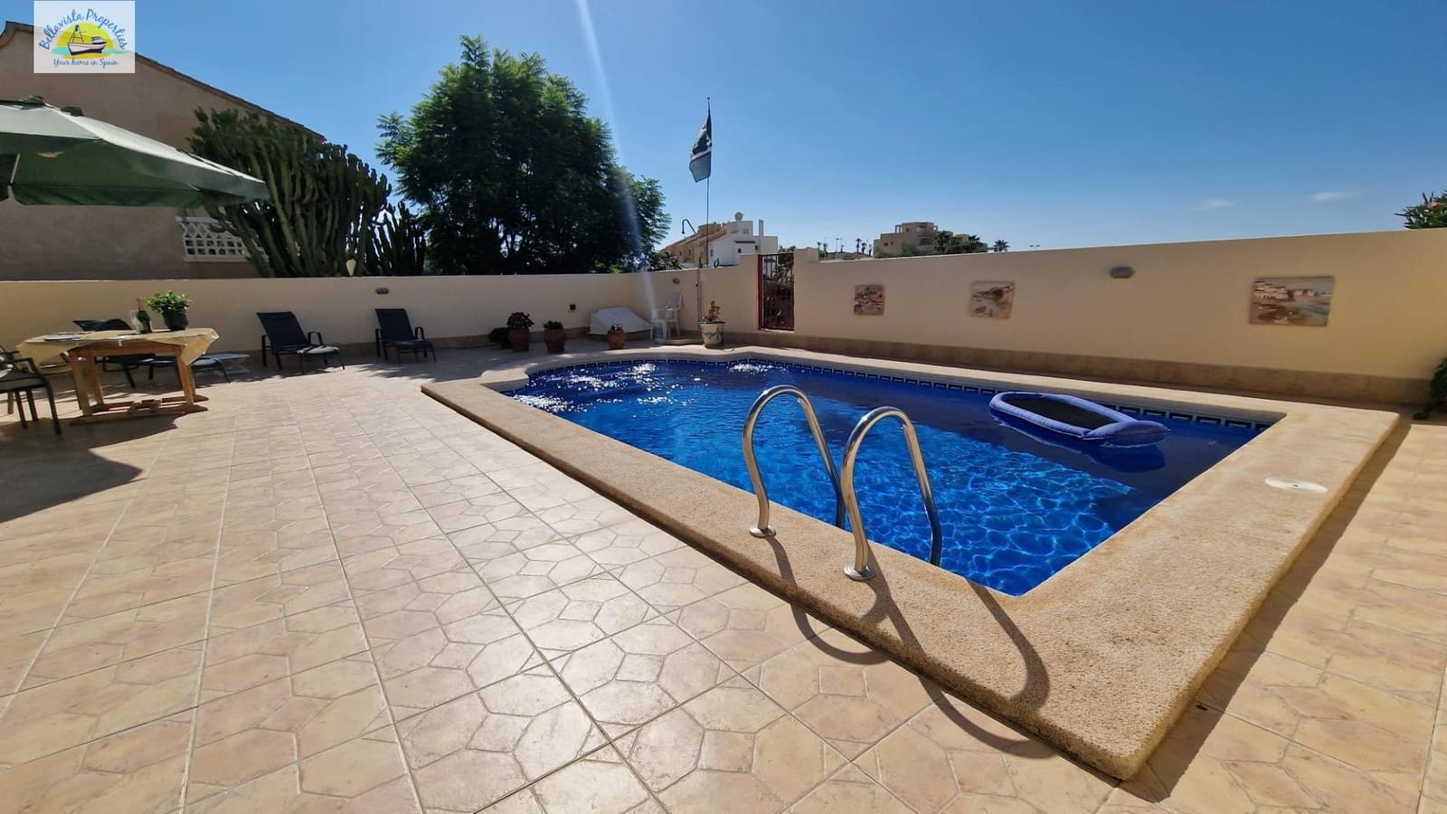 4 soveværelse Villa til salg i Alamillo med swimmingpool - € 365.000 (Ref: 8509599)