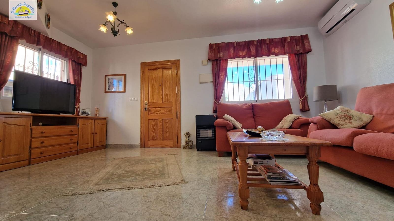 4 soveværelse Villa til salg i Alamillo med swimmingpool - € 365.000 (Ref: 8509599)