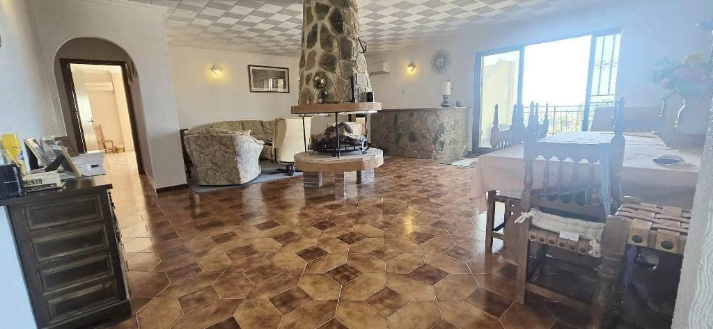 4 quarto Moradia para venda em Isla Plana com piscina garagem - 399 000 € (Ref: 8601601)