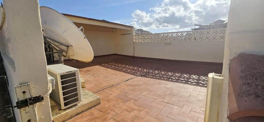 4 quarto Moradia para venda em Isla Plana com piscina garagem - 399 000 € (Ref: 8601601)