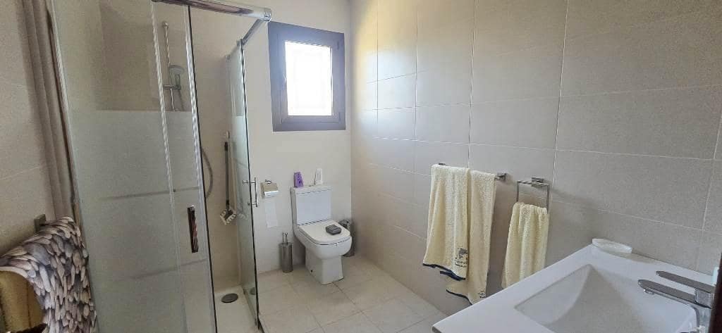 4 quarto Moradia para venda em Isla Plana com piscina garagem - 399 000 € (Ref: 8601601)