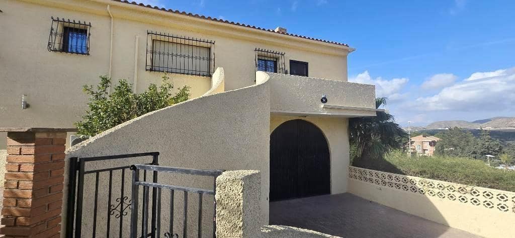 4 quarto Moradia para venda em Isla Plana com piscina garagem - 399 000 € (Ref: 8601601)