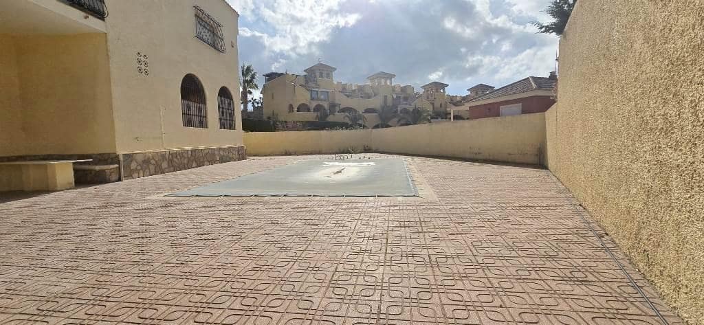 4 quarto Moradia para venda em Isla Plana com piscina garagem - 399 000 € (Ref: 8601601)