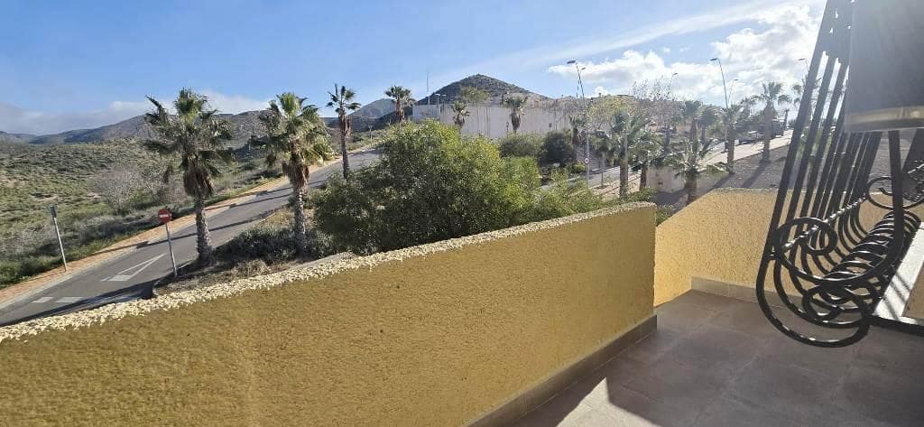 4 quarto Moradia para venda em Isla Plana com piscina garagem - 399 000 € (Ref: 8601601)