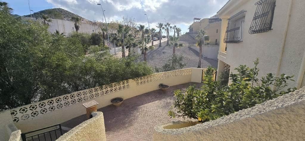 4 quarto Moradia para venda em Isla Plana com piscina garagem - 399 000 € (Ref: 8601601)