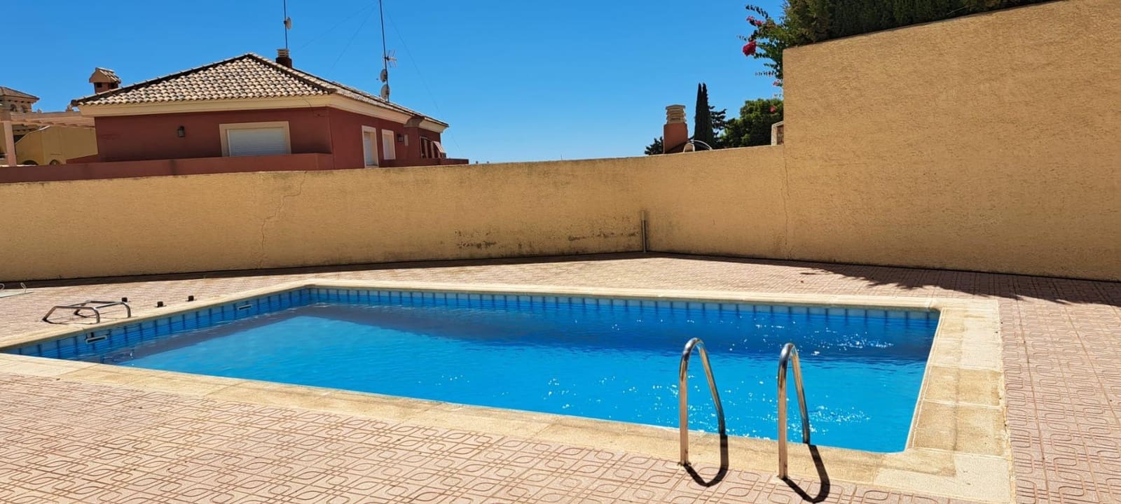 4 quarto Moradia para venda em Isla Plana com piscina garagem - 399 000 € (Ref: 8601601)