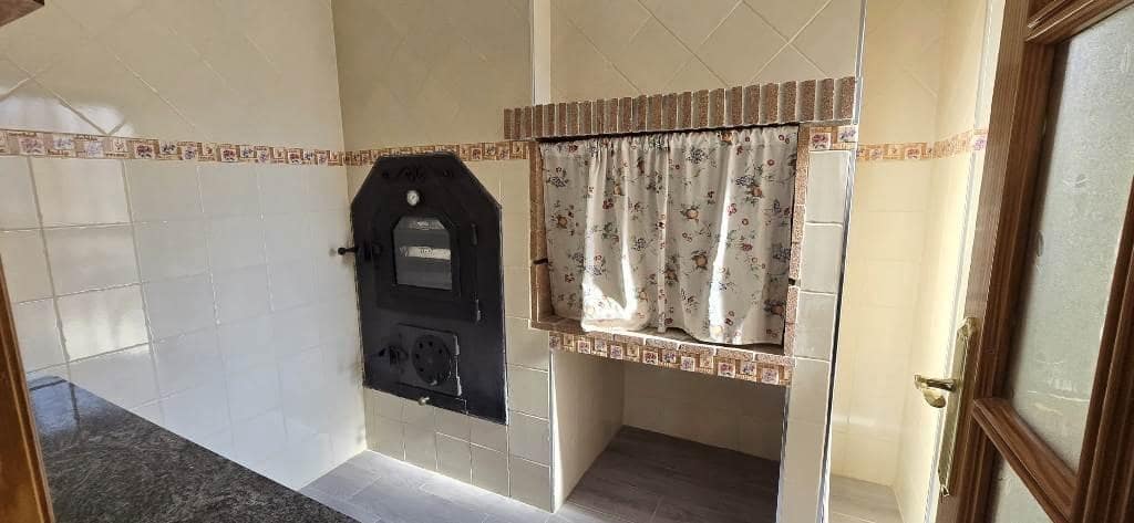 5 bedroom Villa for sale in Alamillo with pool - € 395,000 (Ref: 8802067)