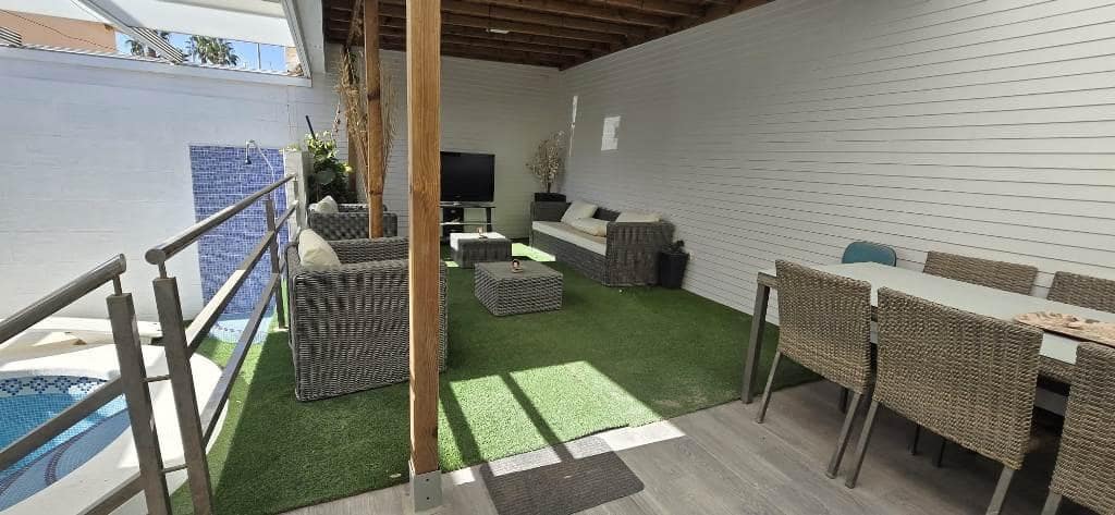 5 bedroom Villa for sale in Alamillo with pool - € 395,000 (Ref: 8802067)