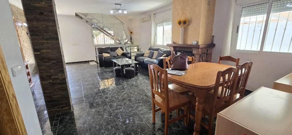 5 bedroom Villa for sale in Alamillo with pool - € 395,000 (Ref: 8802067)