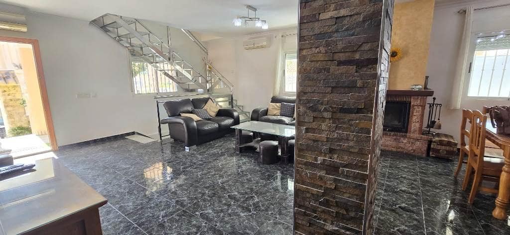 5 bedroom Villa for sale in Alamillo with pool - € 395,000 (Ref: 8802067)