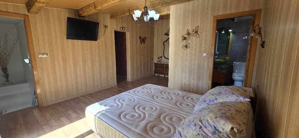 5 bedroom Villa for sale in Alamillo with pool - € 395,000 (Ref: 8802067)