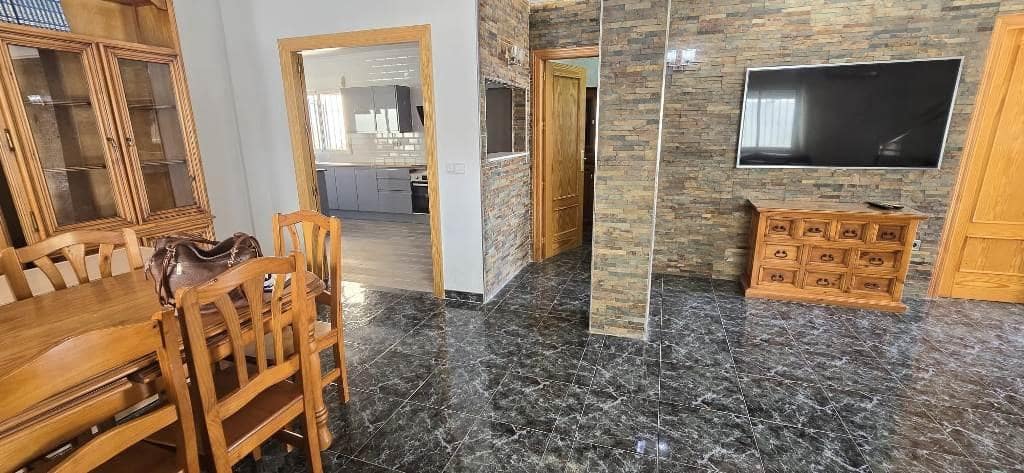 5 bedroom Villa for sale in Alamillo with pool - € 395,000 (Ref: 8802067)