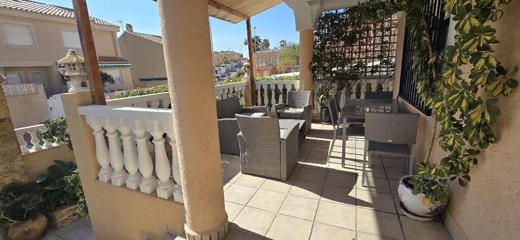 5 bedroom Villa for sale in Alamillo with pool - € 395,000 (Ref: 8802067)