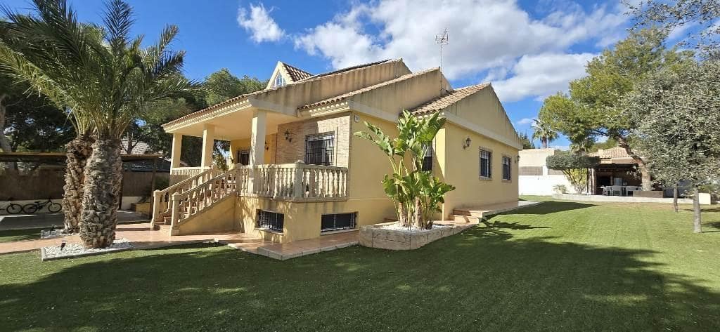 3 soveværelse Villa til salg i Totana med swimmingpool garage - € 470.000 (Ref: 8810224)