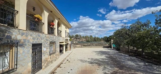 8 bedroom Villa for sale in Totana - € 460,000 (Ref: 8813092)