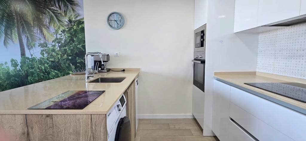 2 soverom Leilighet til salgs i Playa Paraiso med svømmebasseng garasje - € 249 000 (Ref: 8841183)