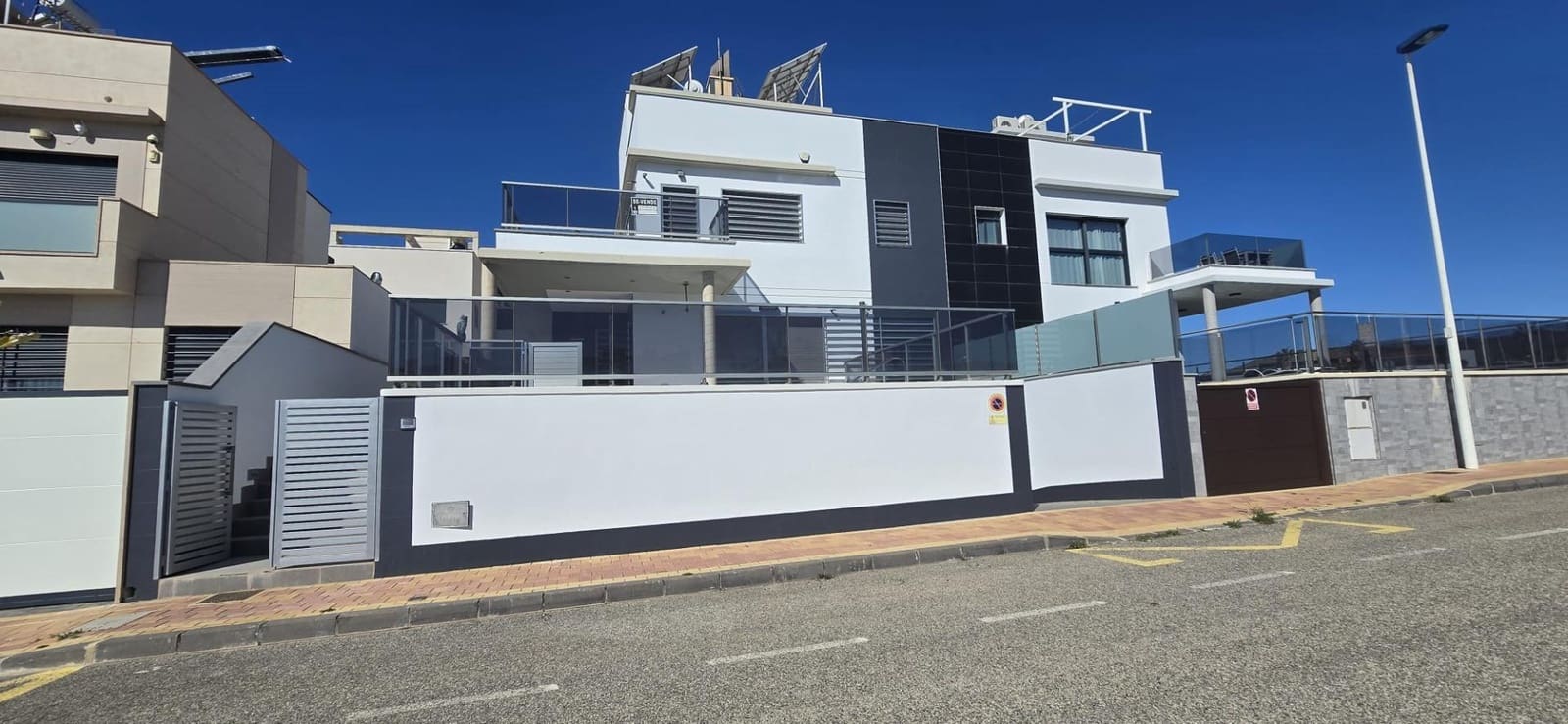 4 soveværelse Villa til salg i Alamillo med swimmingpool garage - € 469.900 (Ref: 8893273)