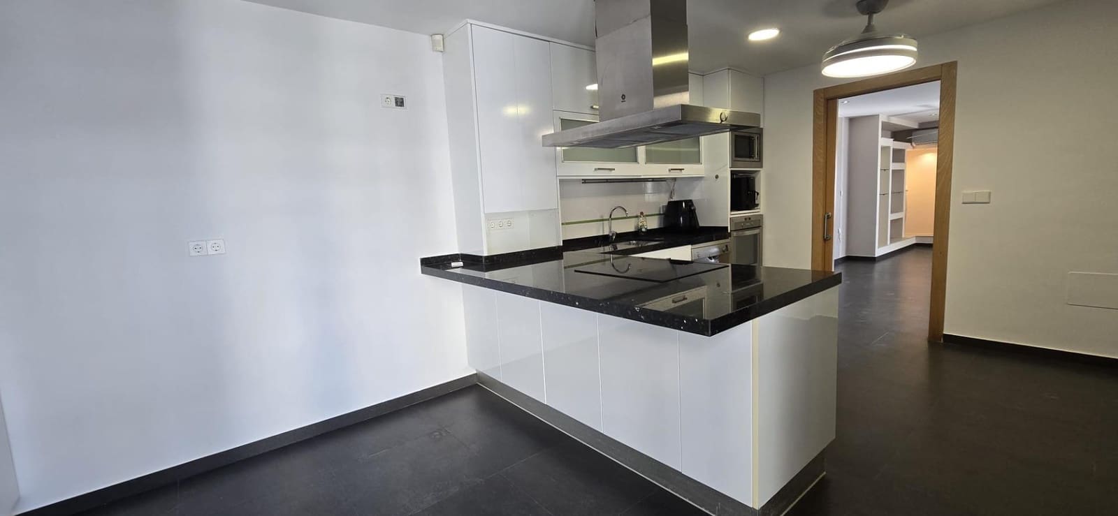 4 soveværelse Villa til salg i Alamillo med swimmingpool garage - € 469.900 (Ref: 8893273)