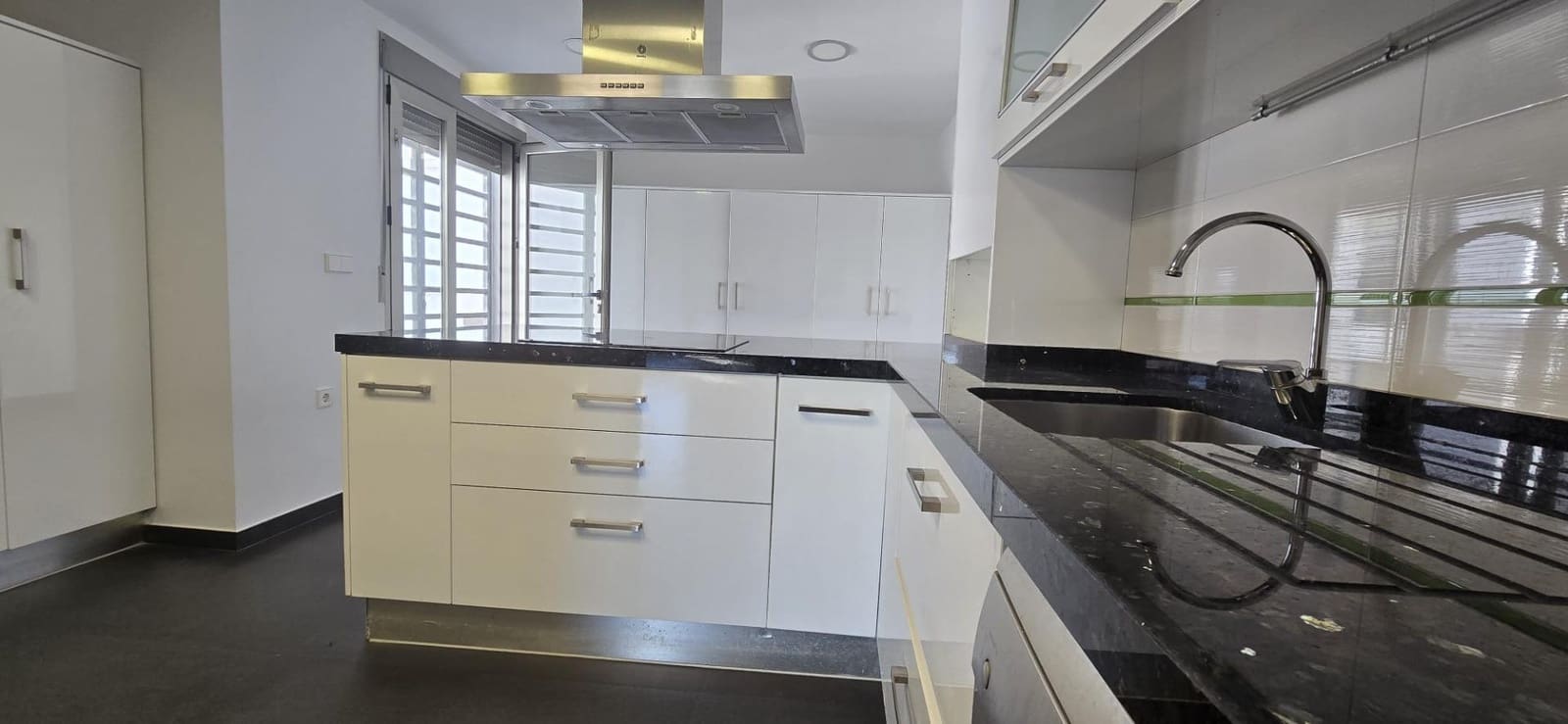 4 soveværelse Villa til salg i Alamillo med swimmingpool garage - € 469.900 (Ref: 8893273)