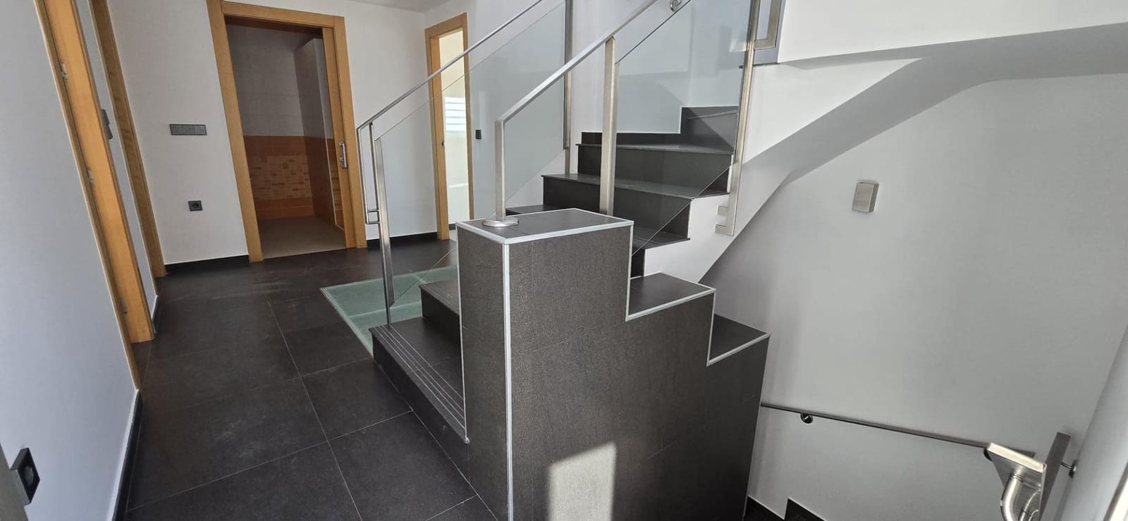 4 soveværelse Villa til salg i Alamillo med swimmingpool garage - € 469.900 (Ref: 8893273)