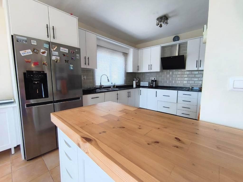 3 soveværelse Villa til salg i Perin med swimmingpool - € 259.000 (Ref: 9005429)