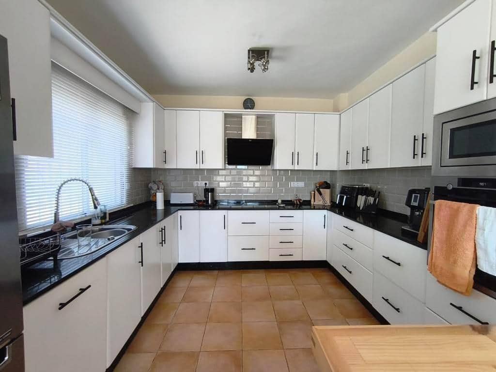 3 soveværelse Villa til salg i Perin med swimmingpool - € 259.000 (Ref: 9005429)