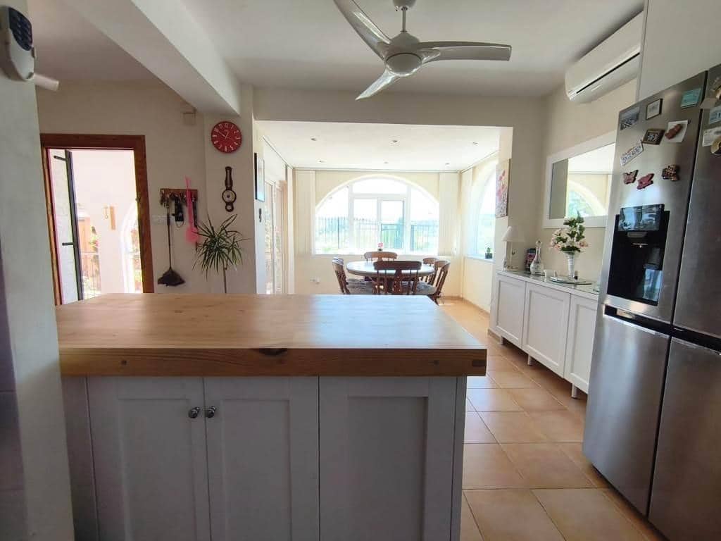 3 soveværelse Villa til salg i Perin med swimmingpool - € 259.000 (Ref: 9005429)