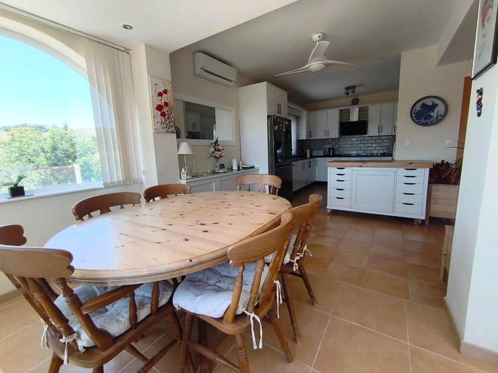 3 soveværelse Villa til salg i Perin med swimmingpool - € 259.000 (Ref: 9005429)