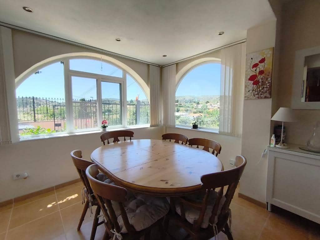 3 soveværelse Villa til salg i Perin med swimmingpool - € 259.000 (Ref: 9005429)