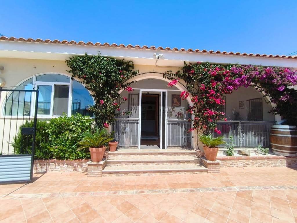 3 soveværelse Villa til salg i Perin med swimmingpool - € 259.000 (Ref: 9005429)