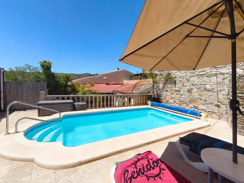 3 soveværelse Villa til salg i Perin med swimmingpool - € 259.000 (Ref: 9005429)