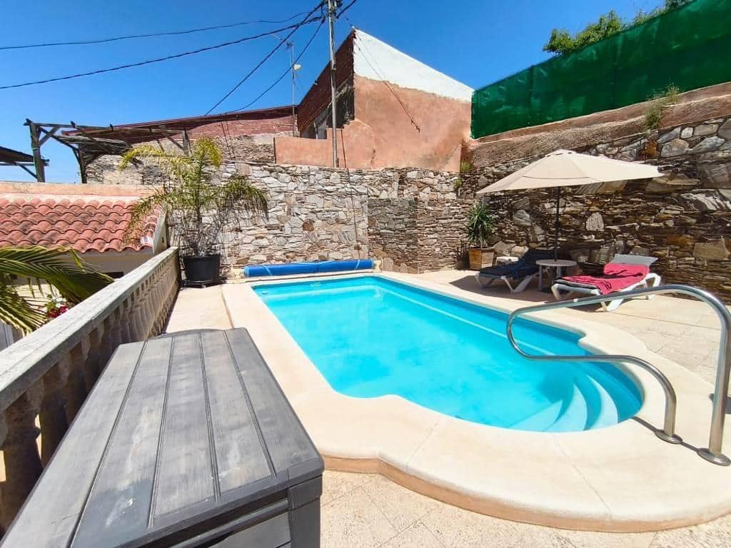 3 soveværelse Villa til salg i Perin med swimmingpool - € 259.000 (Ref: 9005429)