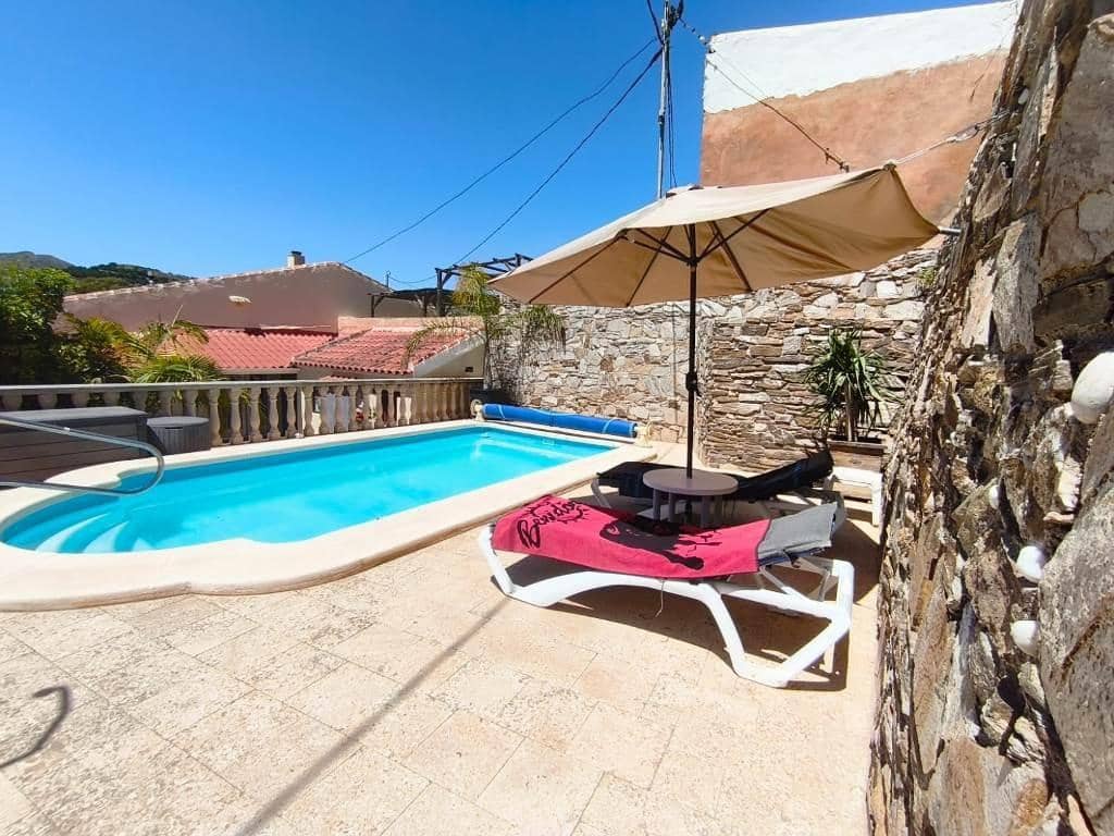 3 soveværelse Villa til salg i Perin med swimmingpool - € 259.000 (Ref: 9005429)