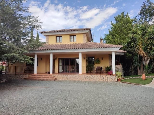 3 bedroom Villa for sale in Totana with garage - € 400,000 (Ref: 9217277)