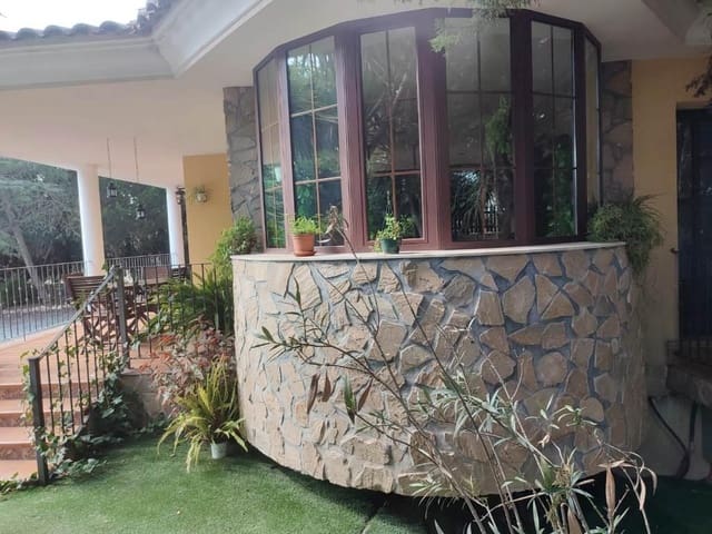 3 bedroom Villa for sale in Totana with garage - € 400,000 (Ref: 9217277)