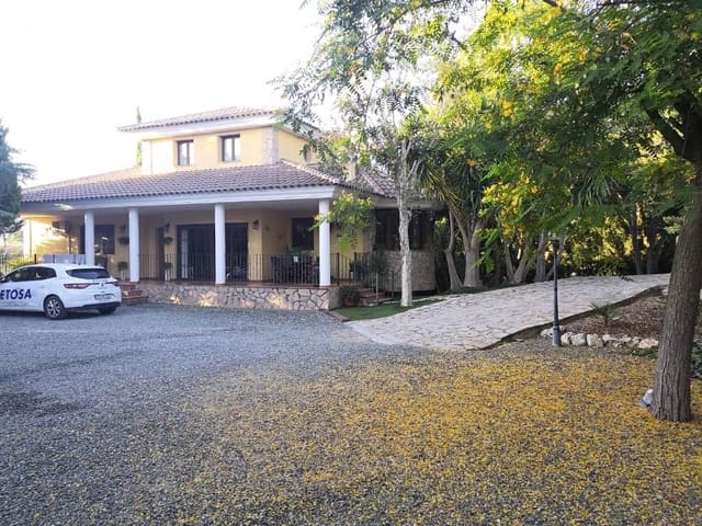 3 bedroom Villa for sale in Totana with garage - € 400,000 (Ref: 9217277)