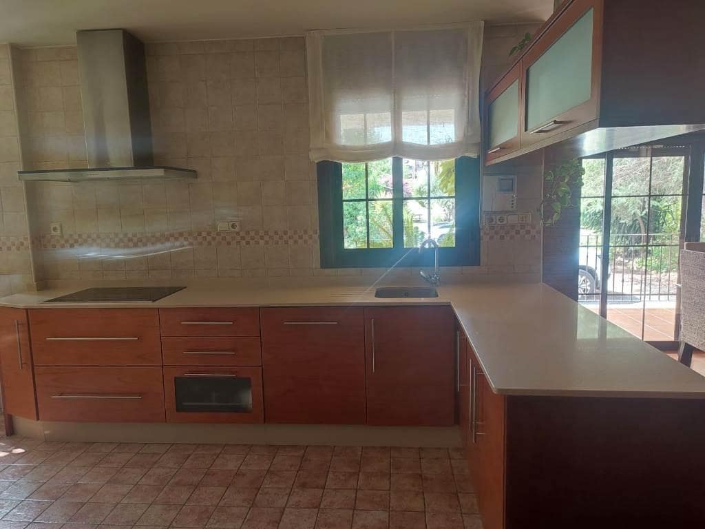 3 soveværelse Villa til salg i Totana med garage - € 400.000 (Ref: 9217277)