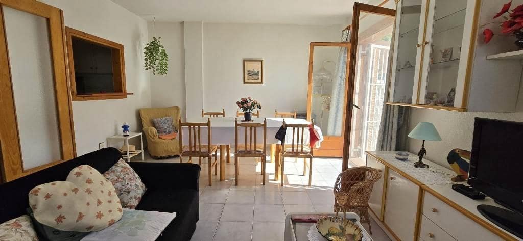 4 soverom Kjedet enebolig til salgs i Alamillo med svømmebasseng garasje - € 259 000 (Ref: 9226962)