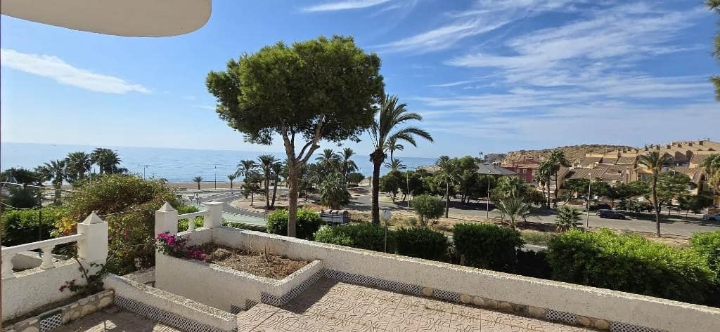 4 soverom Kjedet enebolig til salgs i Alamillo med svømmebasseng garasje - € 259 000 (Ref: 9226962)