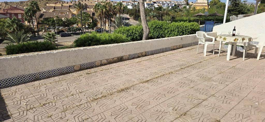 4 soverom Kjedet enebolig til salgs i Alamillo med svømmebasseng garasje - € 259 000 (Ref: 9226962)